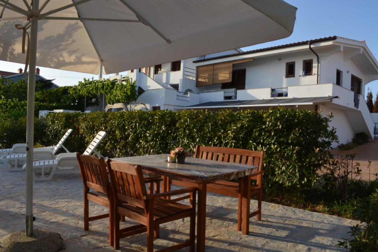 Apartments Goran Vir Exterior foto